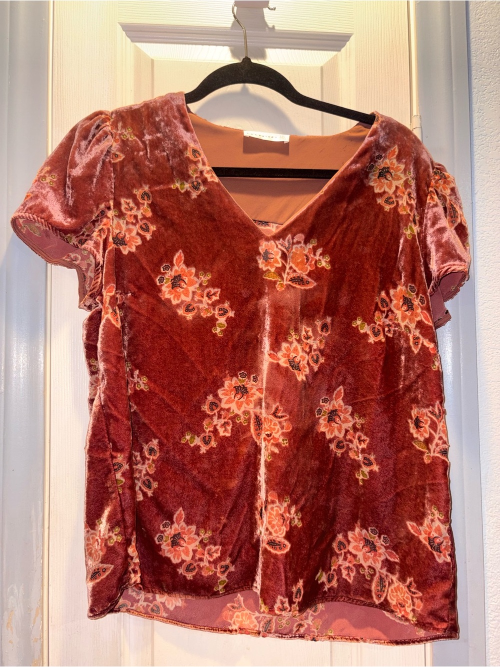Floral Velvet V-Neck Blouse in Rose Rust